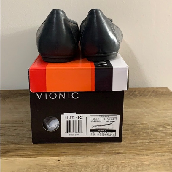 Vionic Grey Snake Flats - Picture 5 of 8